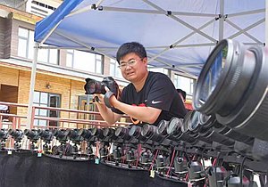 飞手曾宪平在拍摄